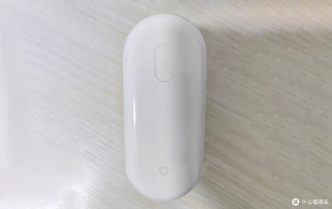 小米毛球修剪器,非常实用的一款居家产品,性价比很高。