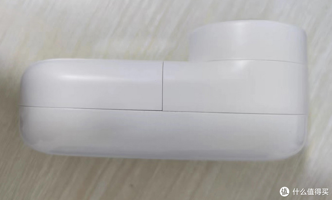 小米毛球修剪器,非常实用的一款居家产品,性价比很高。
