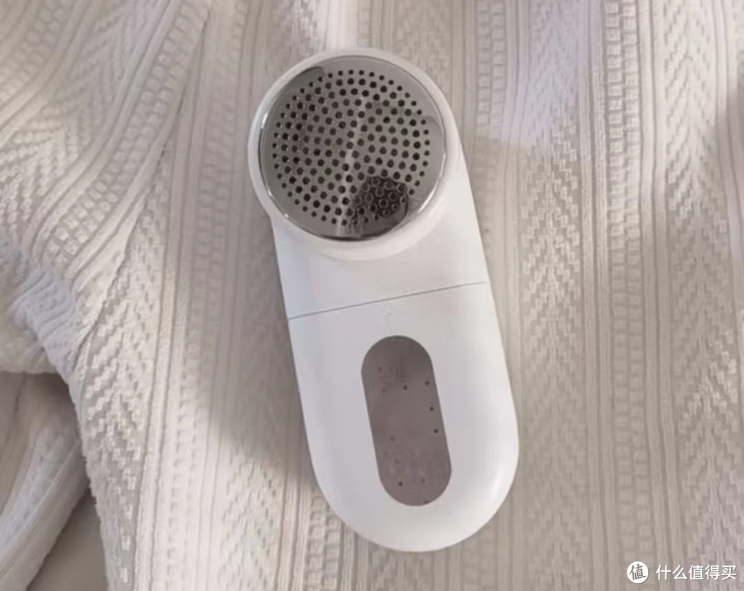 小米毛球修剪器,非常实用的一款居家产品,性价比很高。
