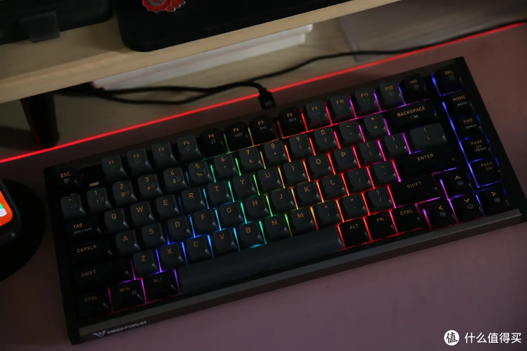铭凡机械键盘-MKB i83新品开箱评测，83键、无线、三模、RGB有点香