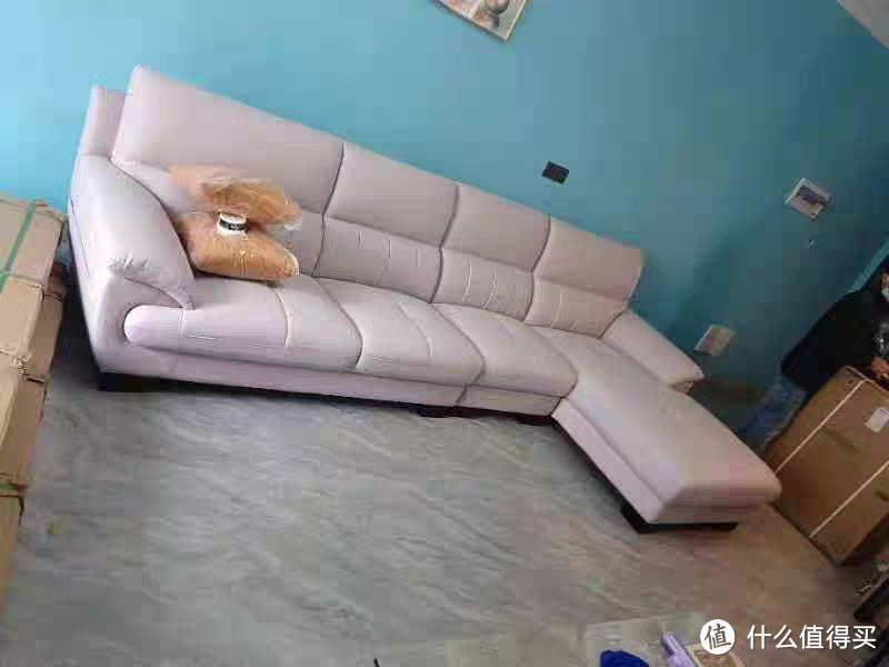 全真皮小户型沙发：头层牛皮的简约现代艺术