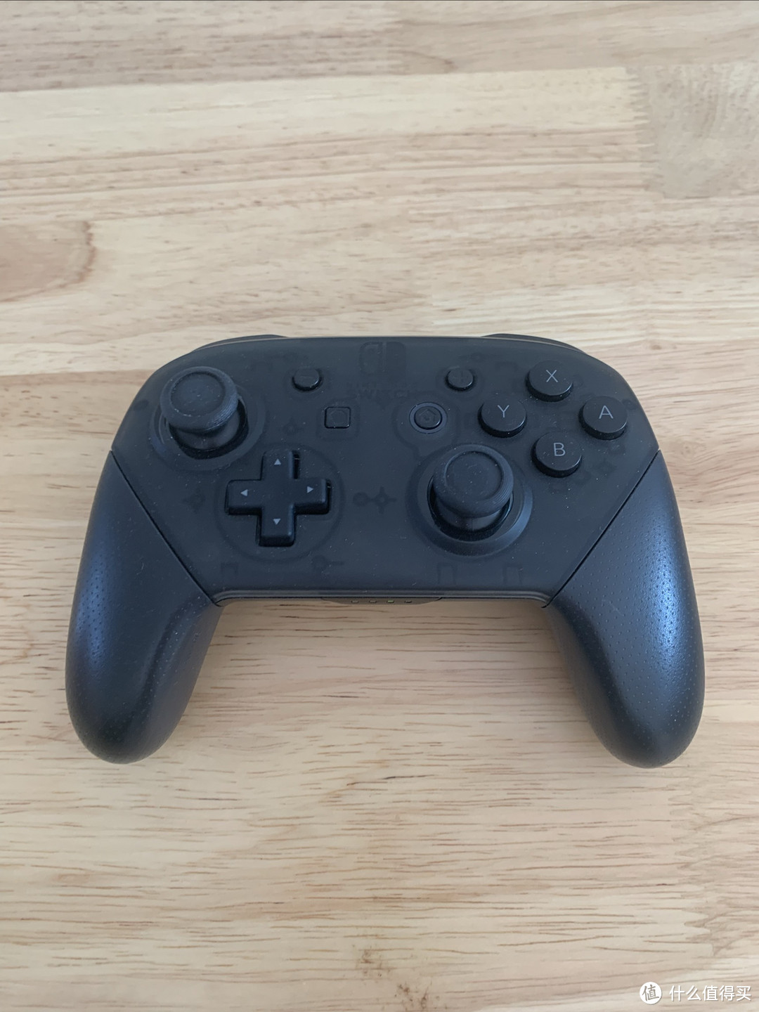 双十一买了一台switch Pro专业手柄，玩游戏就是爽快。