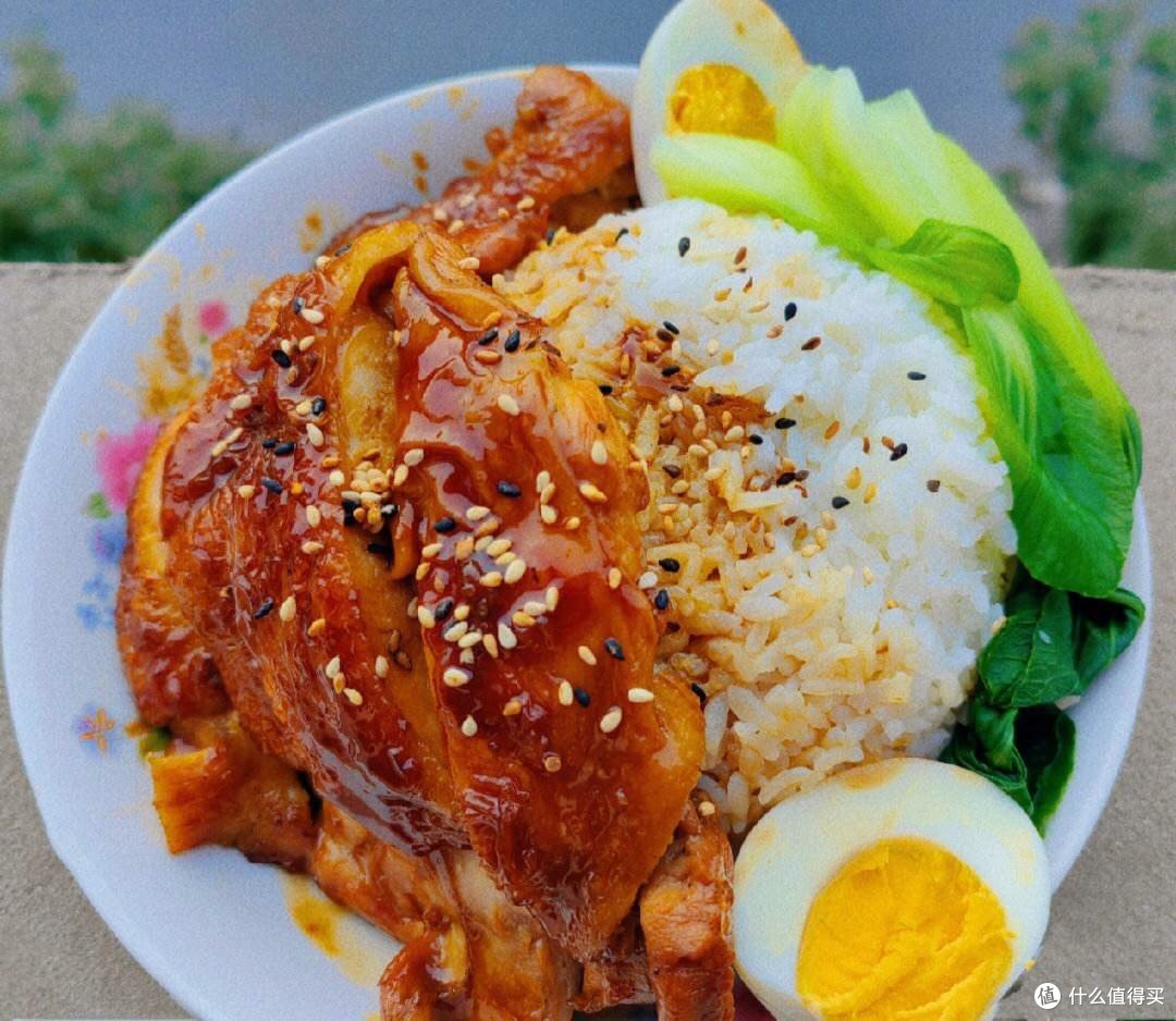 「鸡腿饭」美味可口，深受食客喜爱
