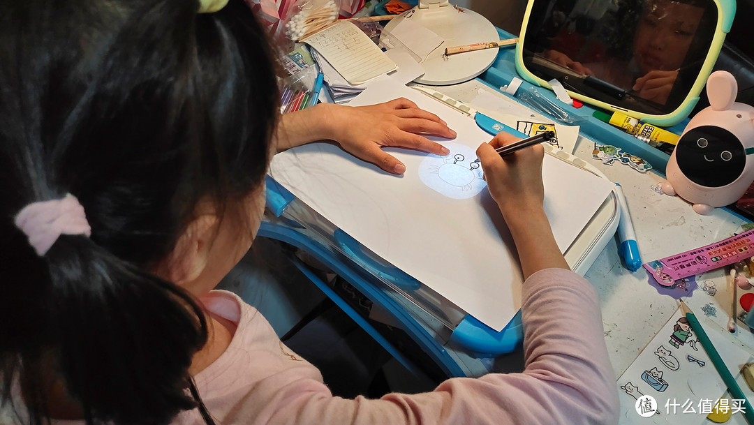 拯救绘画苦手，幼儿绘画救急神器——学优马儿童智能投影画板