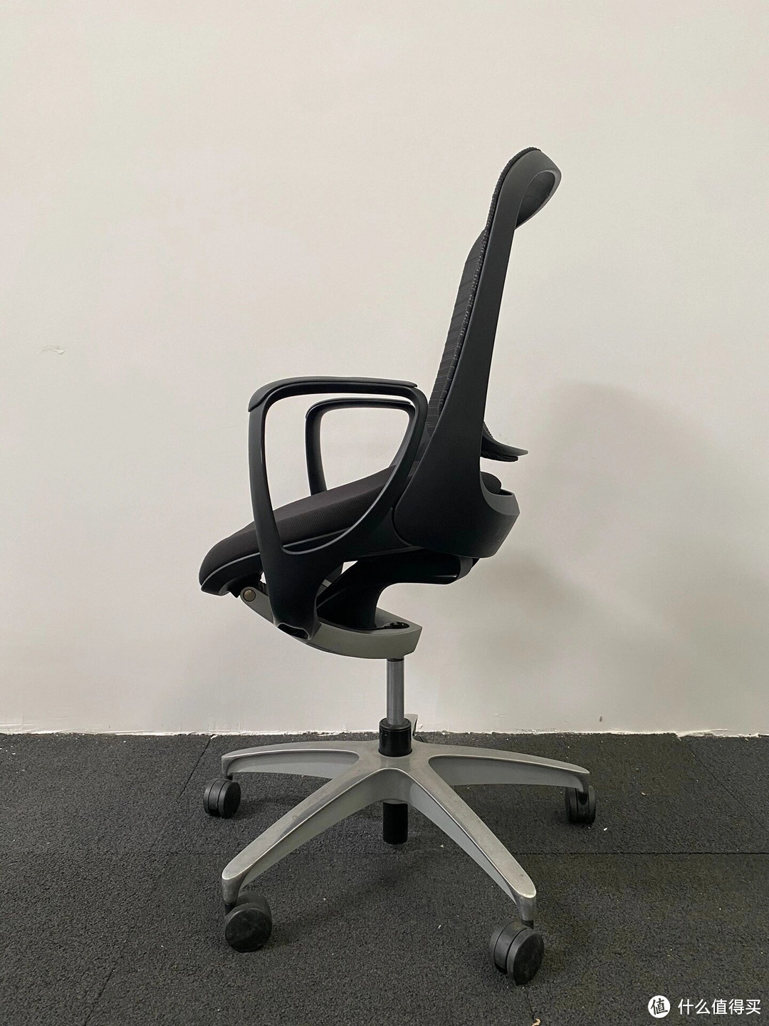 冈村Luce灵动品牌人体工学椅——办公学习的优质选择