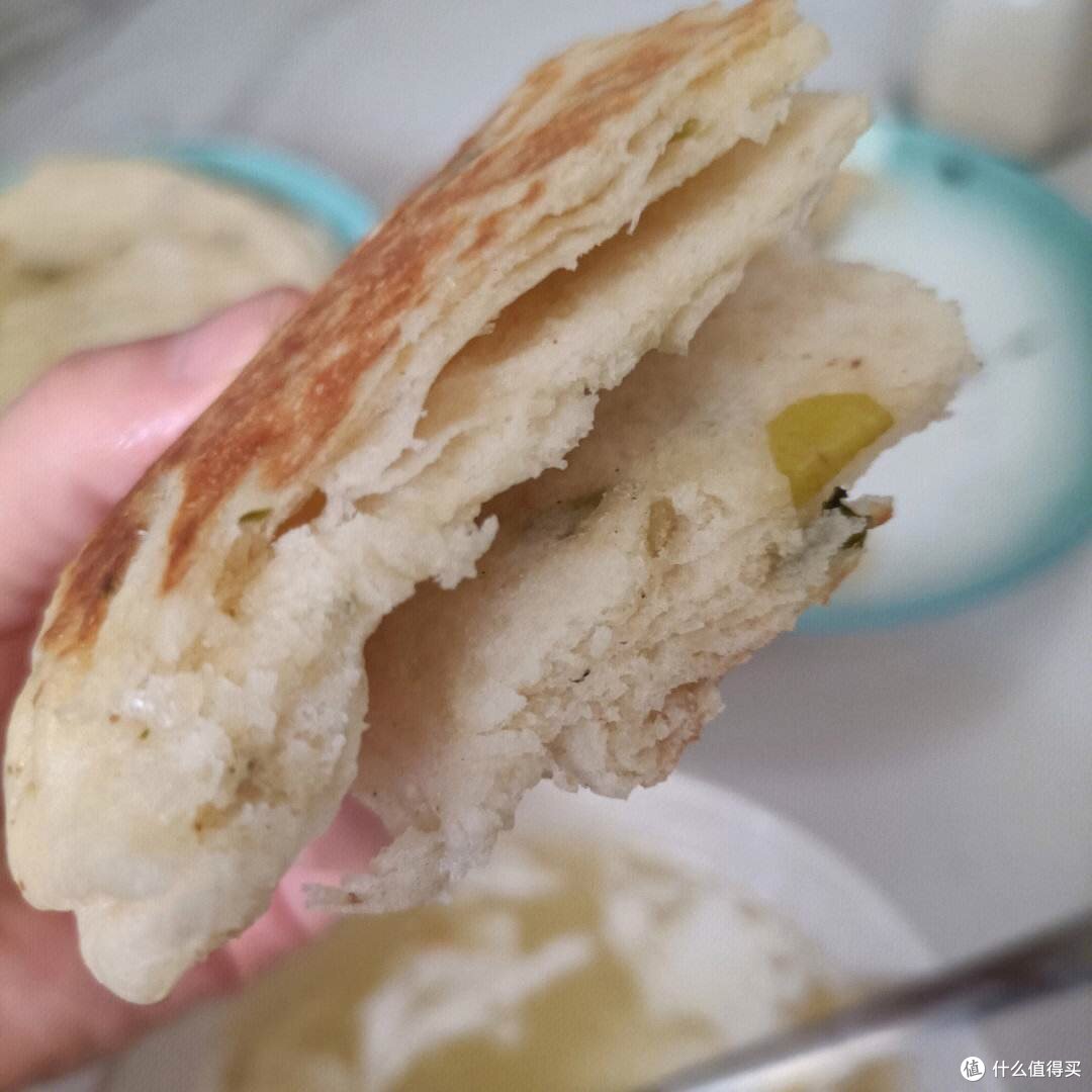 千层饼,舌尖上的美味,一口咬下便是幸福的味道!