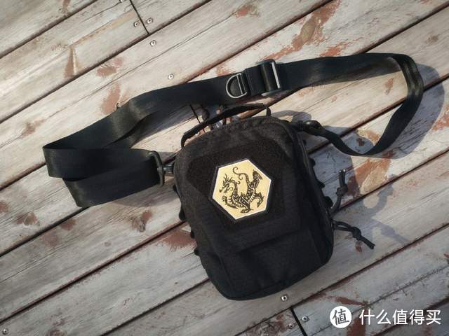 时尚“君”品:MAXGEAR天狐多功能模组斜挎包&四象贴章