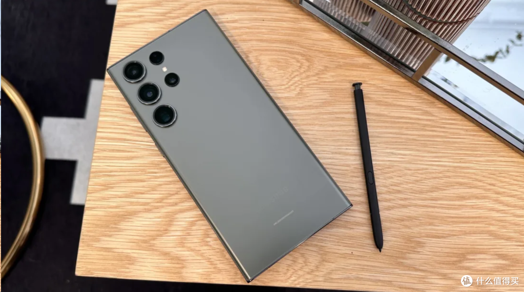 王者之选!iPhone 15 Pro、三星 S23 Ultra综合大比拼:谁才是王者?