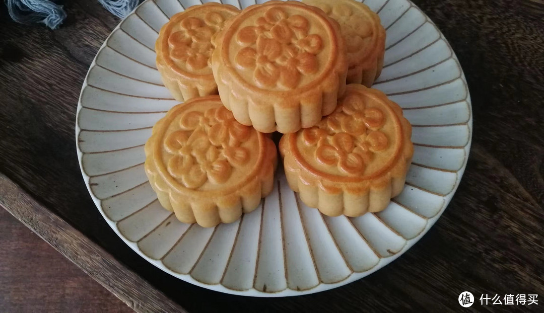 一口月饼，千里思乡：中秋节的必备美食