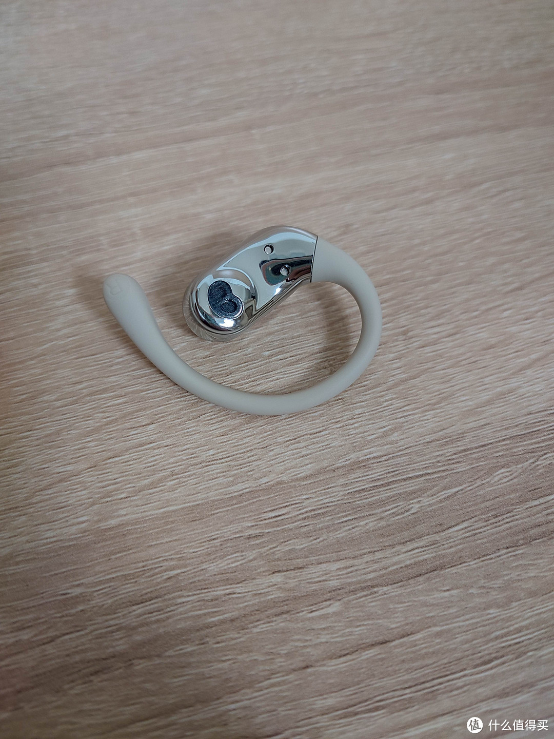 戴灵OS2开放式蓝牙耳机，佩戴体验超棒，耳朵不再疼痛