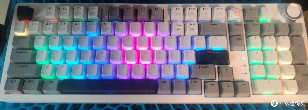 白色部分键帽换成果冻键帽了