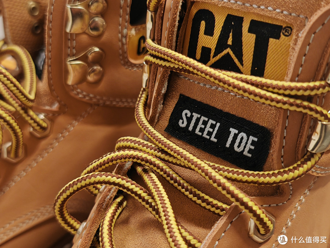 钢头款会标注“Steel Toe”