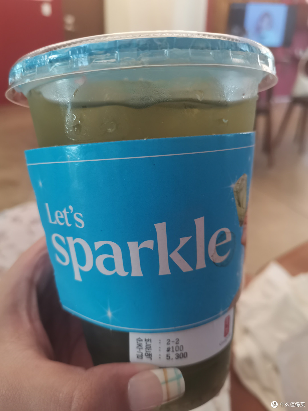 我担同款 青葡萄贡茶 味道还可以 但是比起国内各种奶茶店卷生卷死 性价比一般般