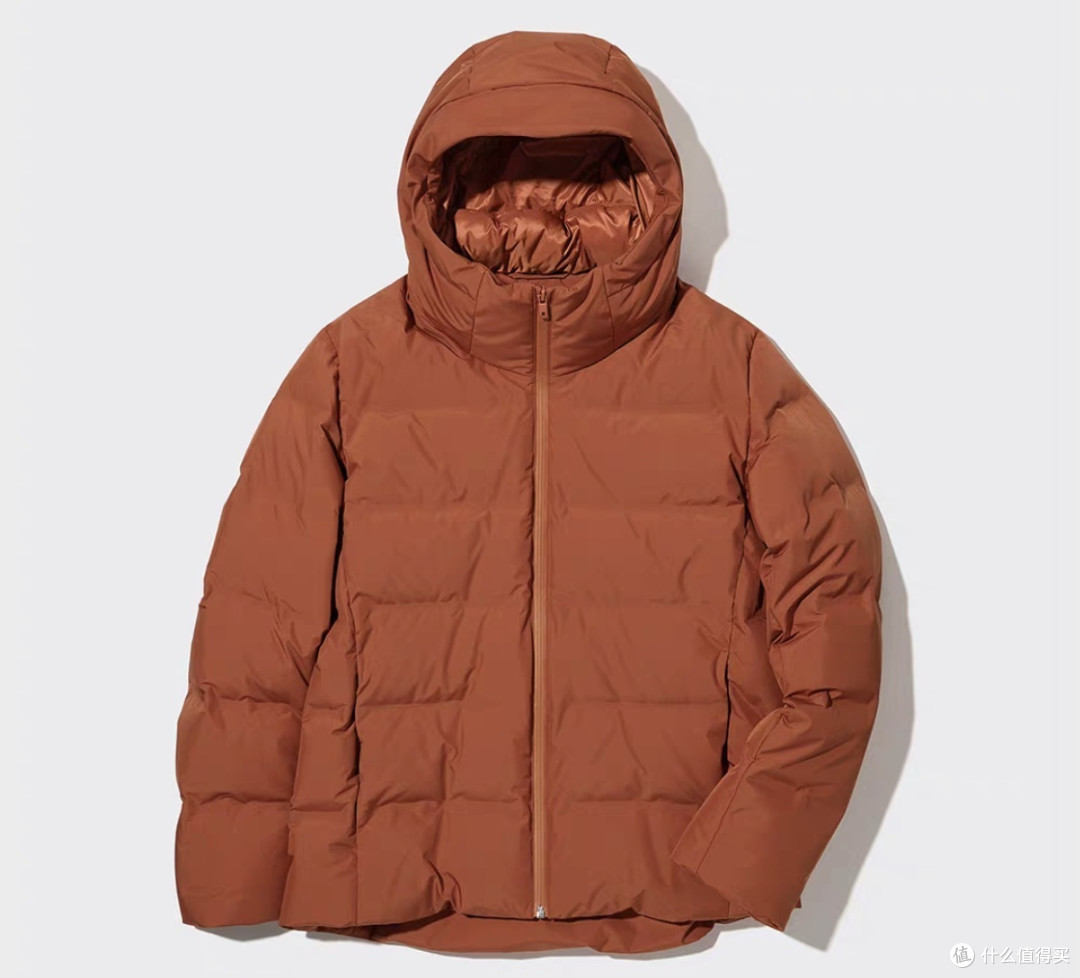 冠军费德勒同款)442147优惠价格是399元,我相信费德勒会穿这款羽绒服