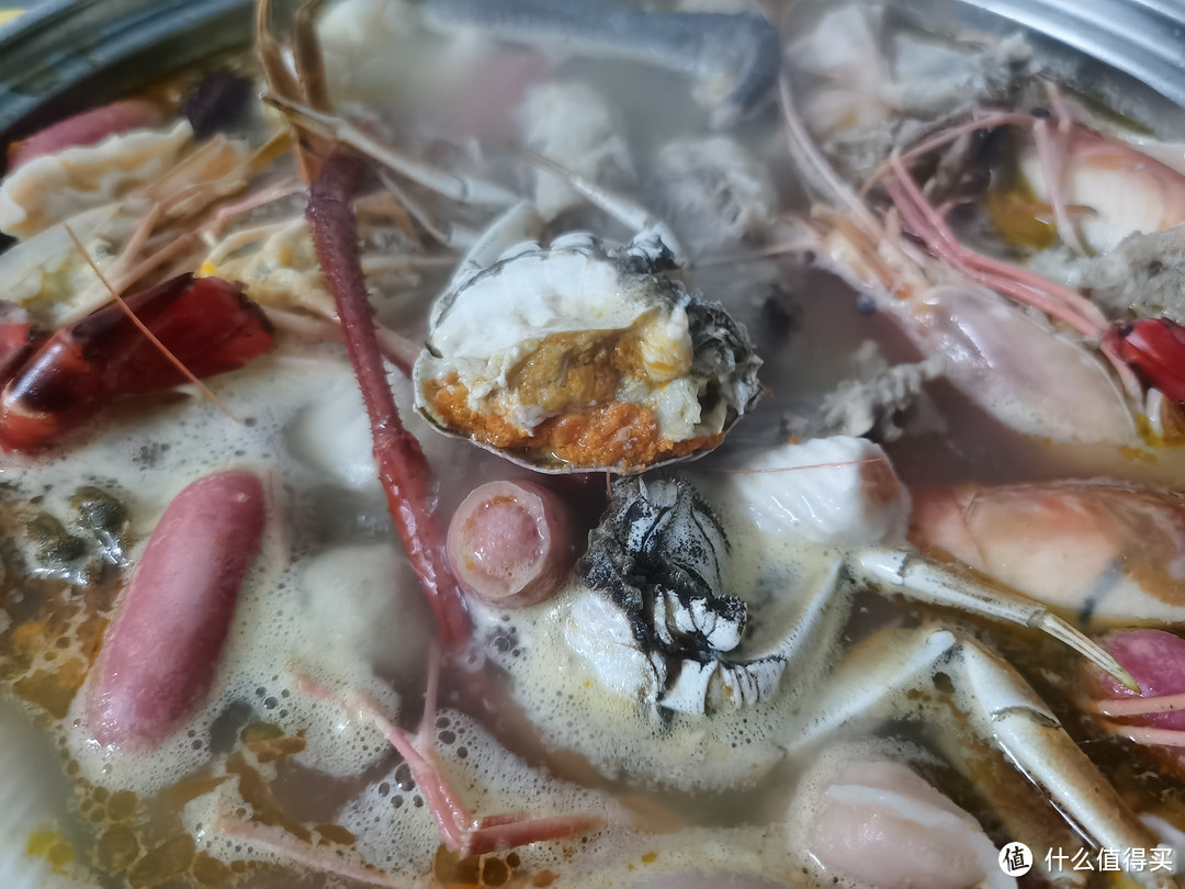 周末来餐罗氏虾和螃蟹炖山地鸡