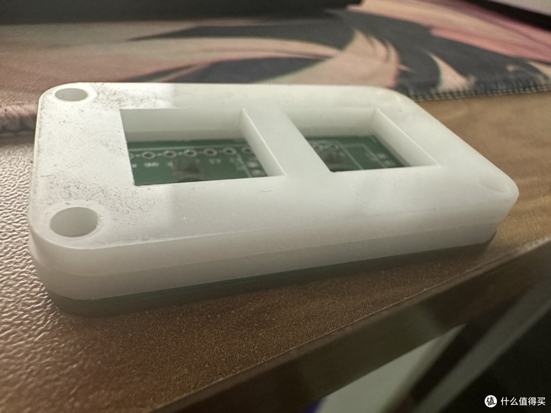 PCB和外壳一样大