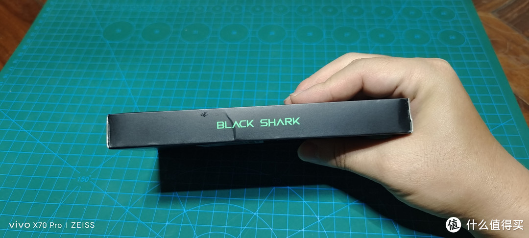 黑鲨苹果Magsafe磁吸无线充电宝：薄如刃，强如刀