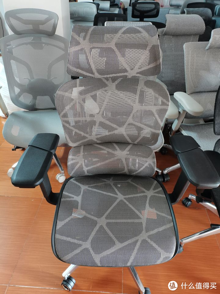 【有谱E20pro】人体工学椅开箱测评（1500价位高性价比人体工学椅）