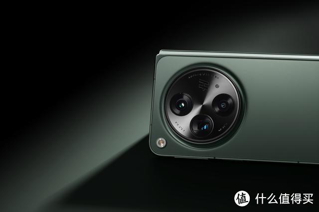 “新黑马”诞生!价格亲民,国产折叠屏手机,骁龙8Gen2+16GB+1TB真厉害