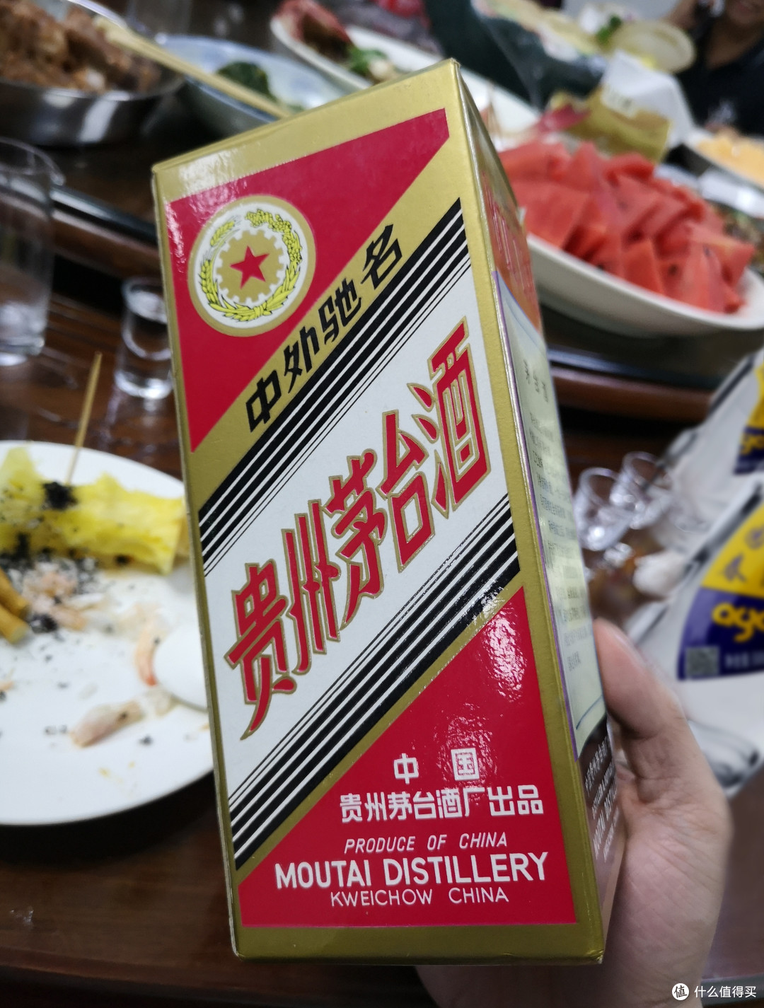 喝茅台的时候为什么要配矿泉水?