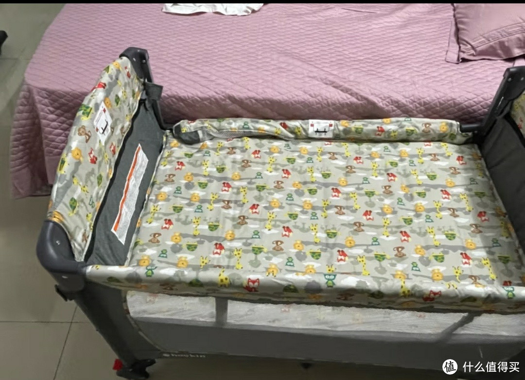 Heekin德国 婴儿床移动拼接宝宝床可折叠