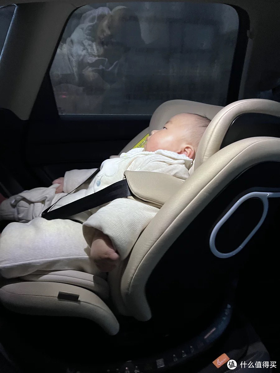 婴幼儿安全座椅
