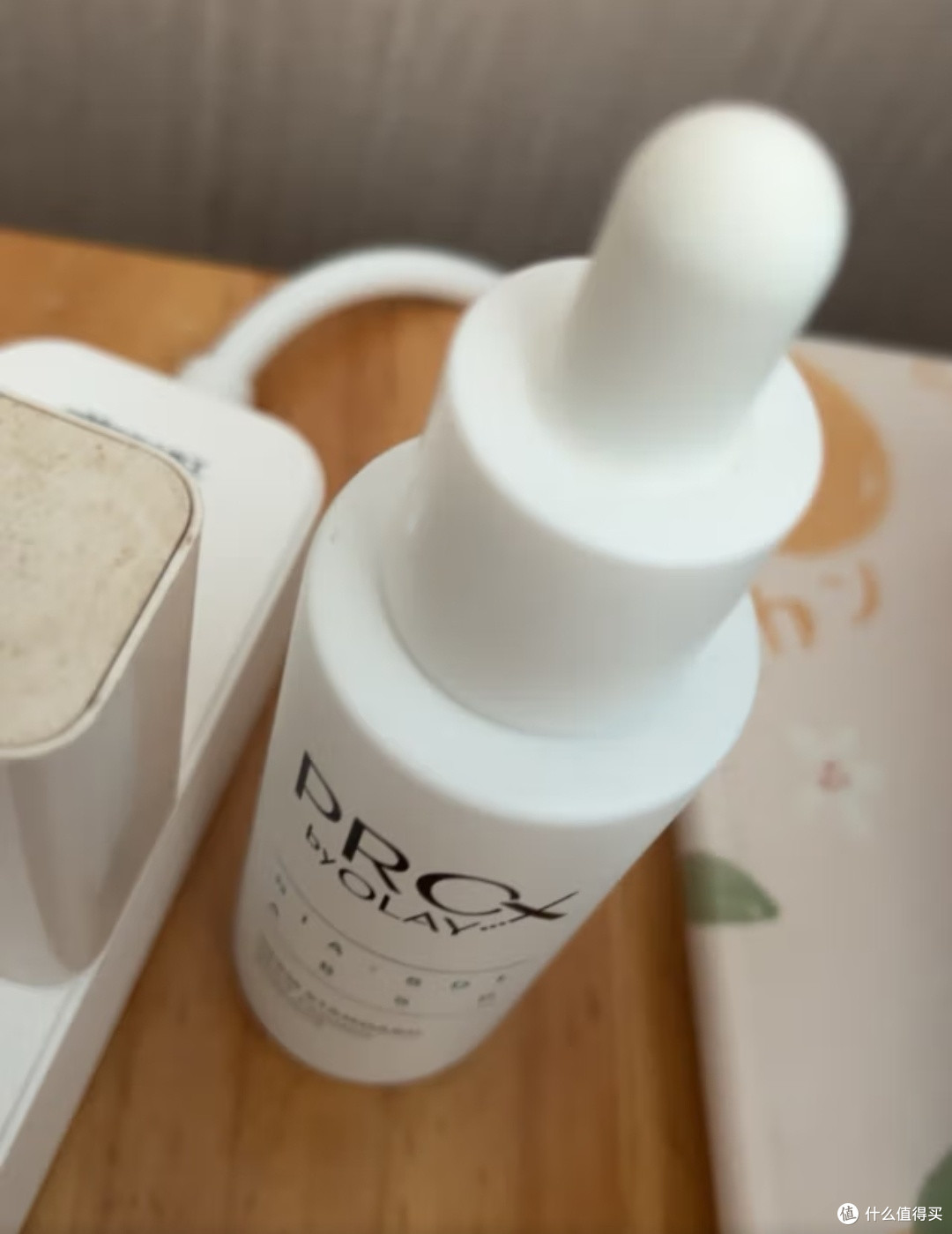 玉兰油第4代抗糖小白瓶。