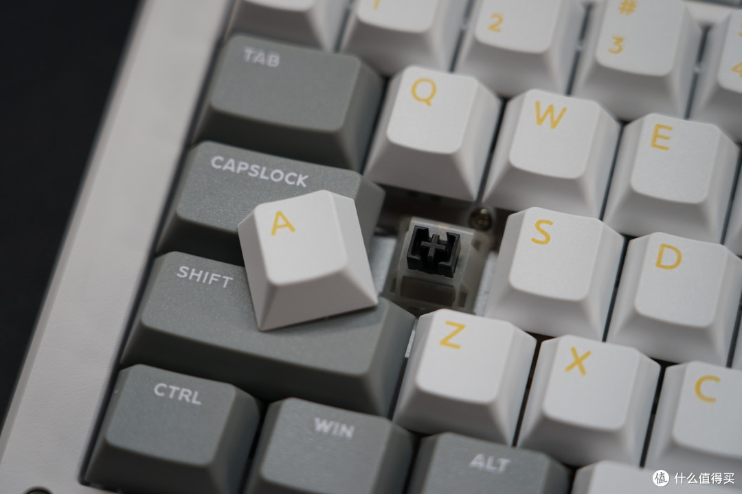 一个磁吸脚撑的键盘更新——iqunix zx75重力波top机械键盘浅说