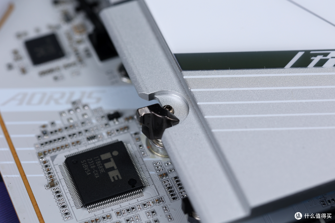 想玩8000MHz+高频DDR5内存,主板应该怎么选?技嘉Z790冰雕X主板实力推荐