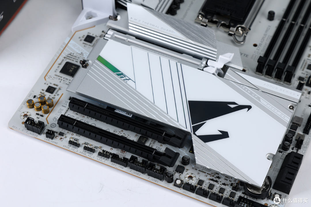 想玩8000MHz+高频DDR5内存,主板应该怎么选?技嘉Z790冰雕X主板实力推荐