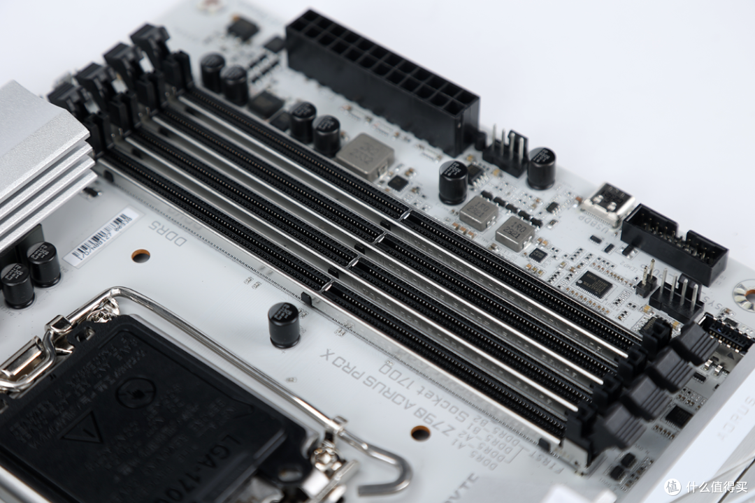 想玩8000mhz高频ddr5内存主板应该怎么选技嘉z790冰雕x主板实力推荐