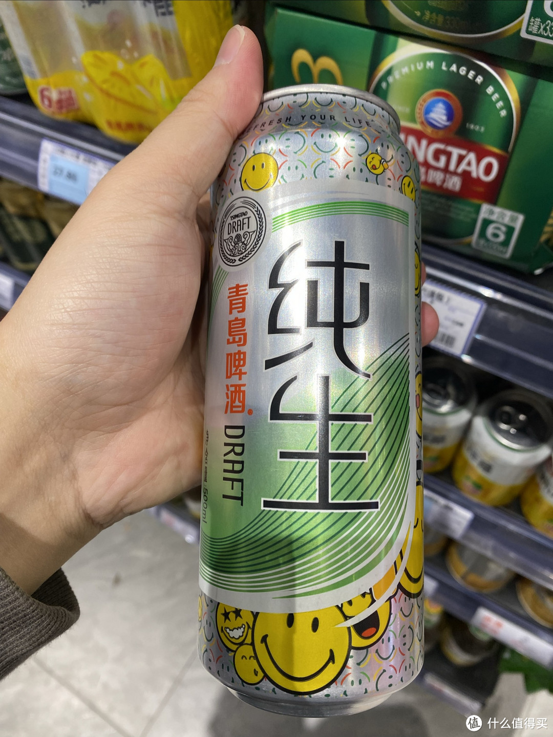 青岛纯生啤酒：极致口感，清新怡人！