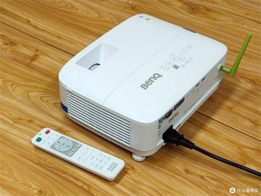 商用性价比之选 BenQ明基投影仪E520体验评测