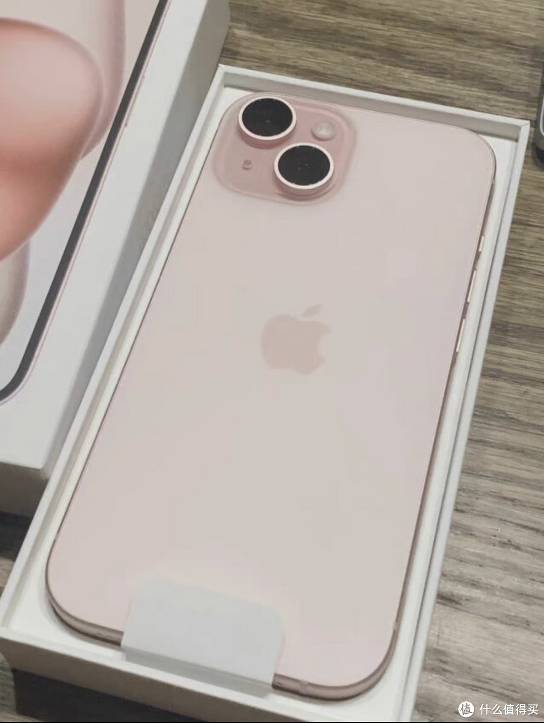 iPhone 15：女性摄影之选，创造独特视觉魅力