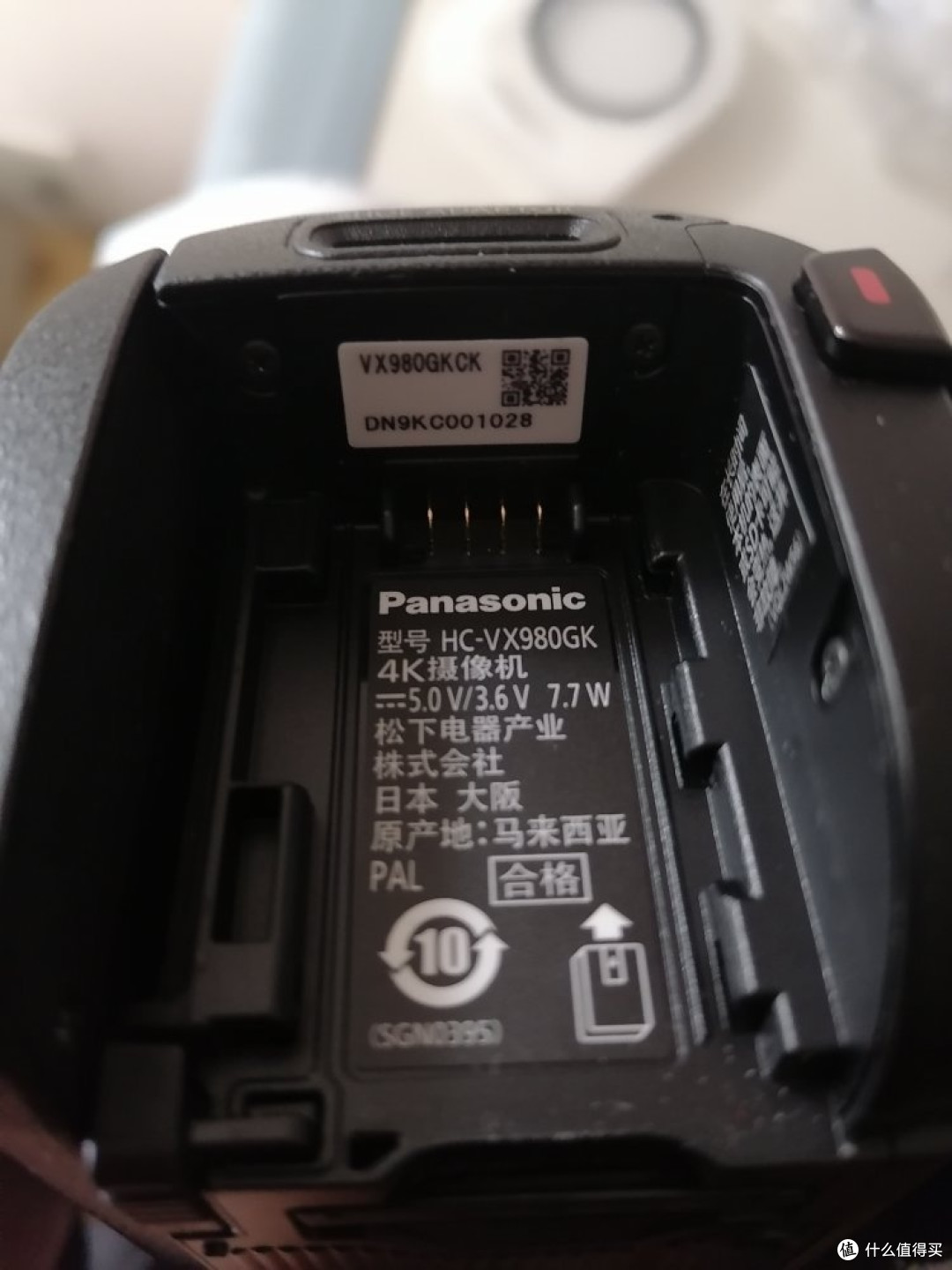 松下VX980:家庭记录与直播的绝佳利器,4K高清数码摄像机测评