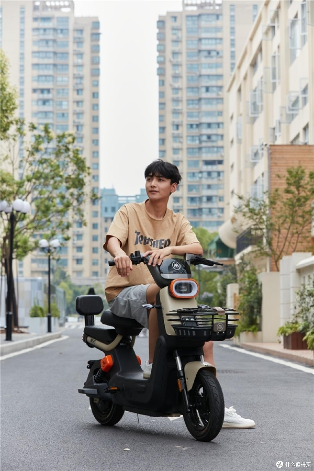 爱玛电动车：骑上爱玛小熊/酷领，自在出行更拉风！