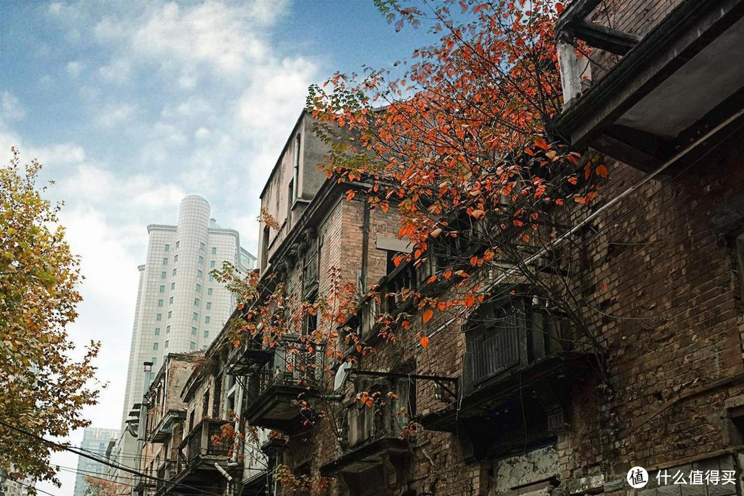武汉曾经的富人区，住的人非富即贵，如今破败不堪像是贫民窟