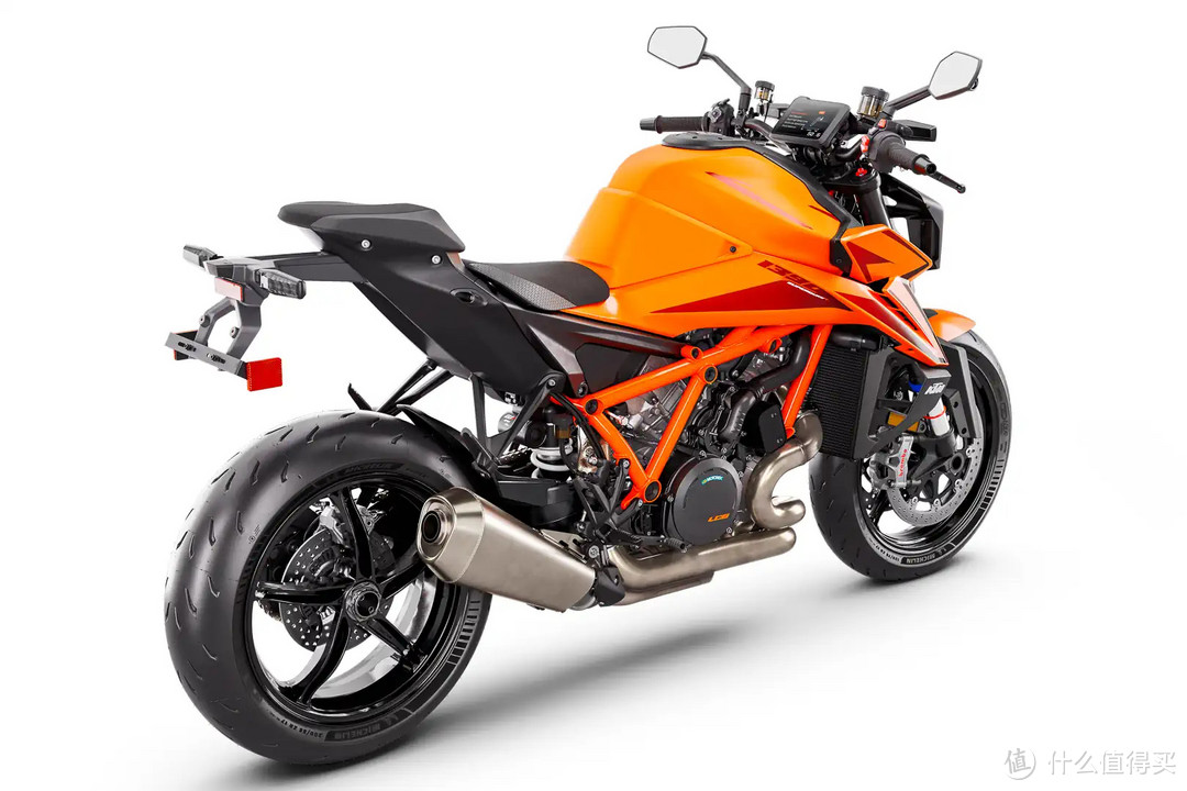 摩托资讯 篇二十五:ktm 1390 super duke r evo:全新霸气来袭!