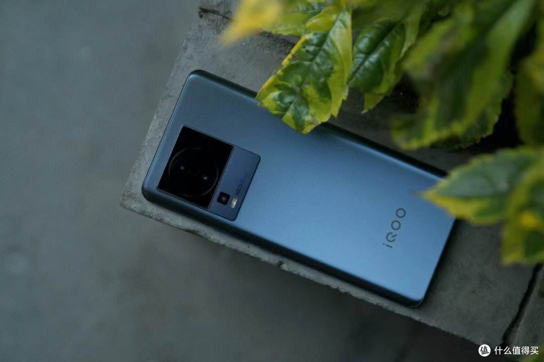 又降价!120W闪充+跑分90W万+12GB+256GB大内存,1499元!