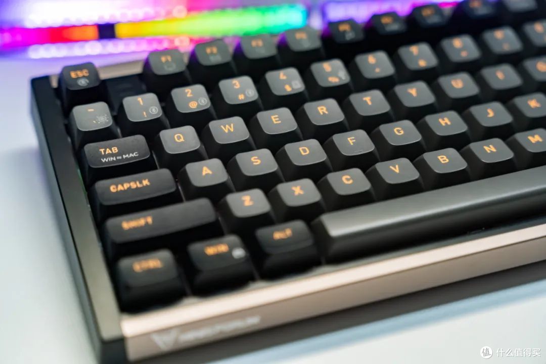 炫彩背光+三模连接,售价399元!铭凡MKB i83机械键盘有点酷