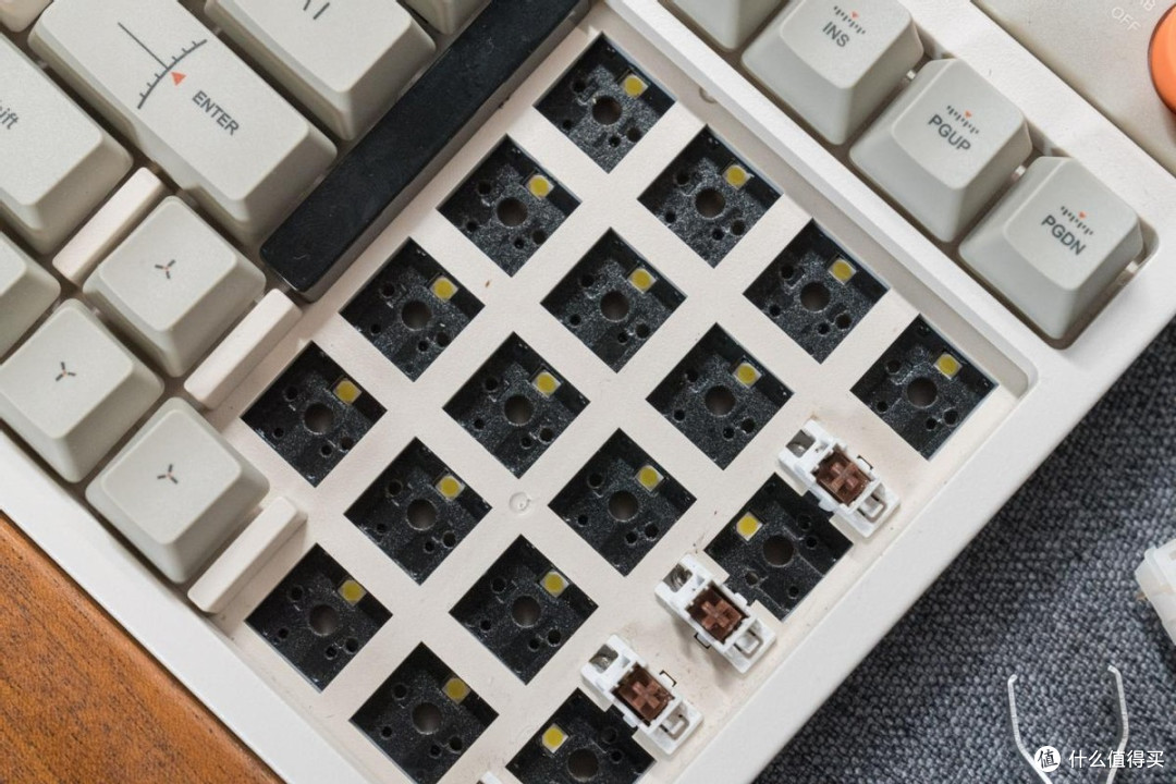 lQUNIX自研璞玉轴,直冲轴体天梯榜二,沉迷HIFI码字快感