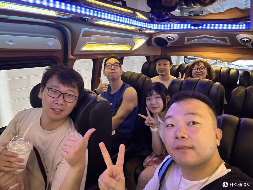 包车10人车还是很舒服豪华的