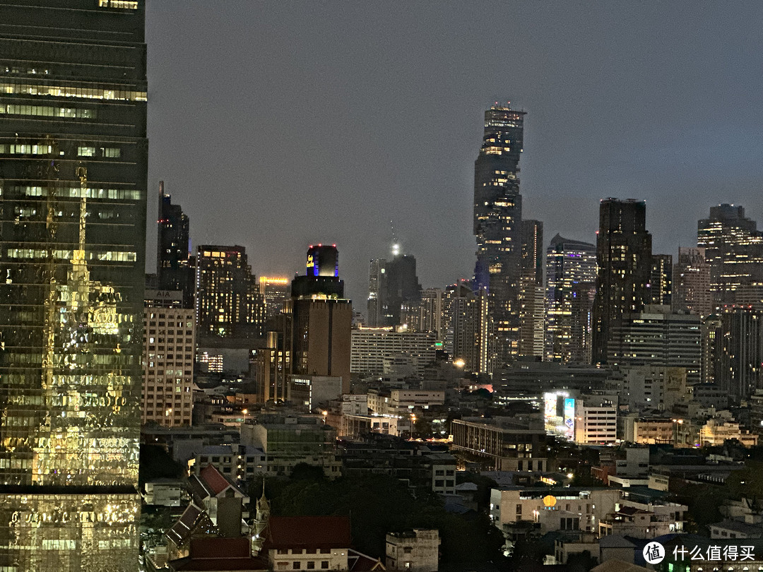 商场的顶层有个平台可以俯瞰曼谷