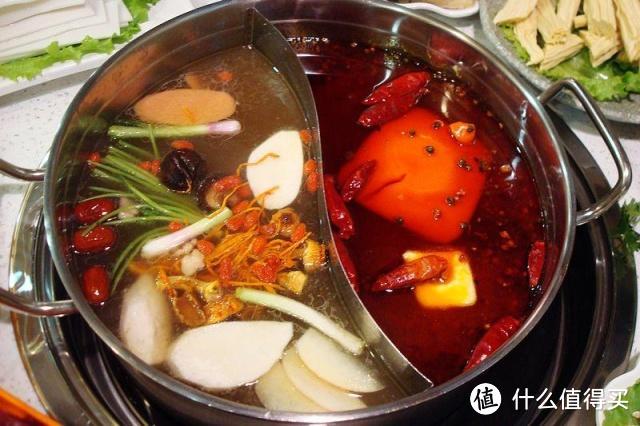 清油火锅和红油火锅区别在哪?吃哪种才健康?
