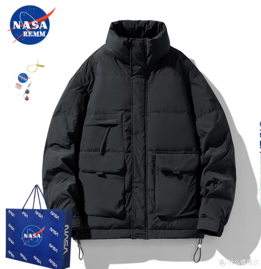 穿上 NASA REMM 立领羽绒服青少年潮牌宽松保暖白鸭绒外套，让你成为保暖时尚小王子！
