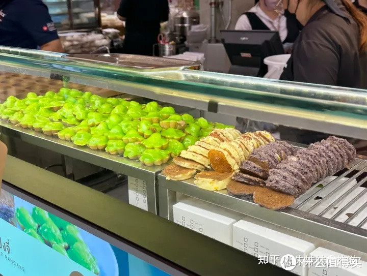 泰国旅行:Emporium和EmQuatier商圈,香水新品、时尚潮流、美食盛宴不容错过!