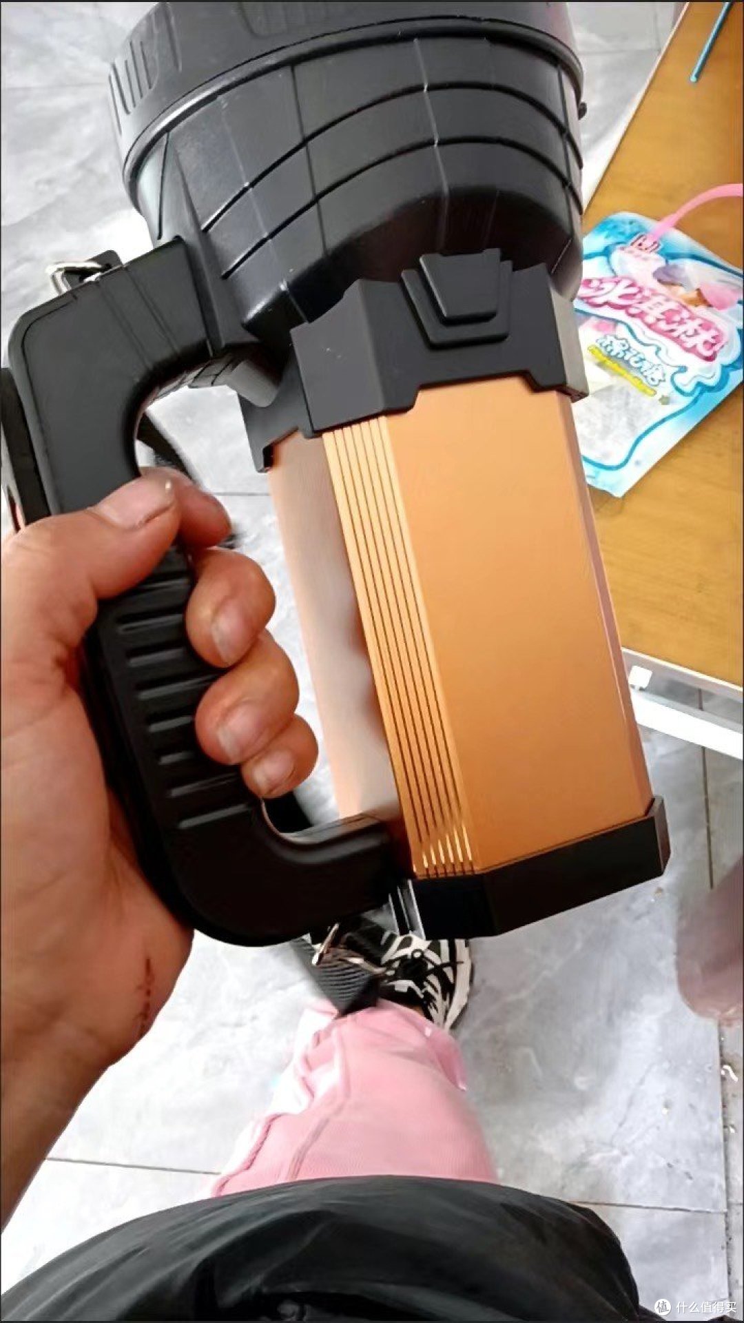 小野人强光手电筒