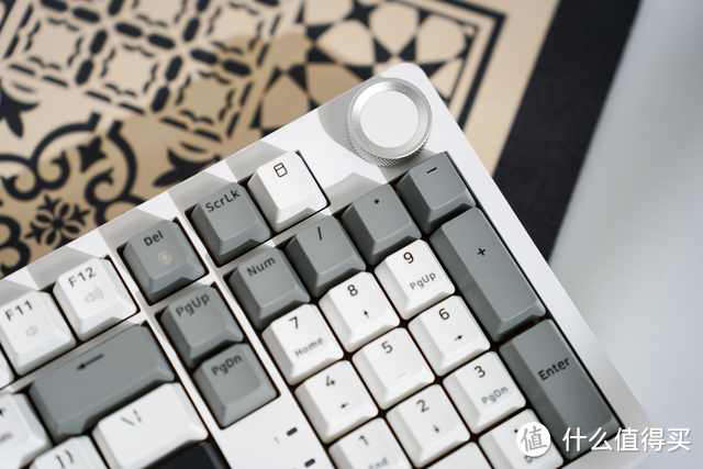 SKN青龙3.0三模客制化机械键盘，打造专属电竞之选！