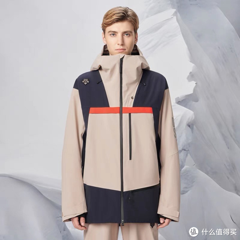 迪桑特SNOWBOARD系列滑雪服：技术与时尚的完美融合