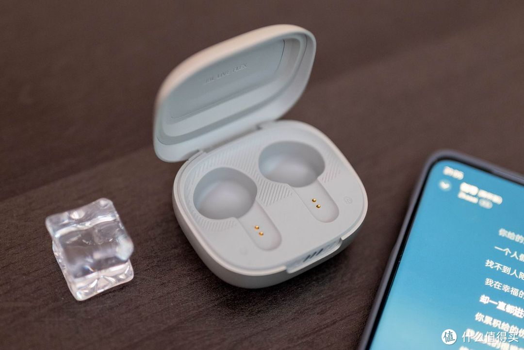 完美平替AirPods 3？半入耳式另一个最优解，JBL LIVE FLEX体验报告